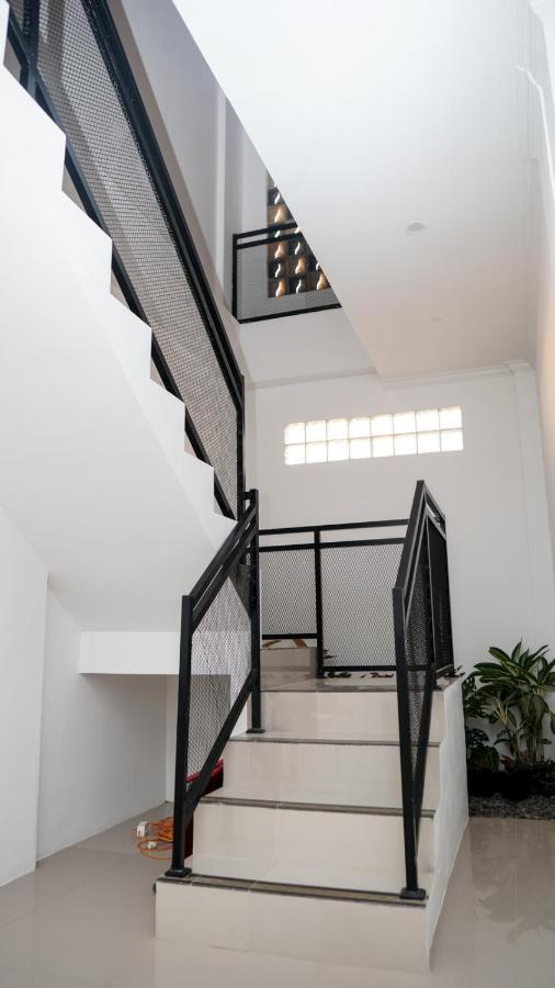 Wangi Homestay Banyuwangi  Luaran gambar