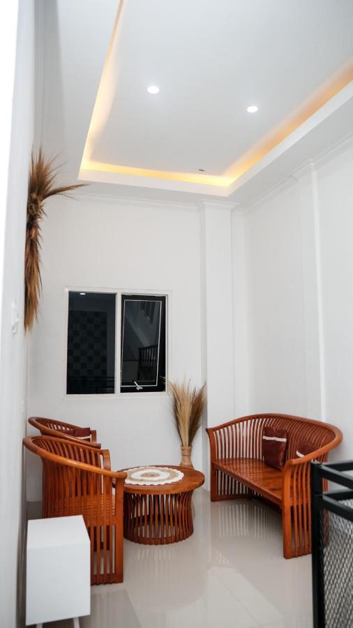 Wangi Homestay Banyuwangi  Luaran gambar