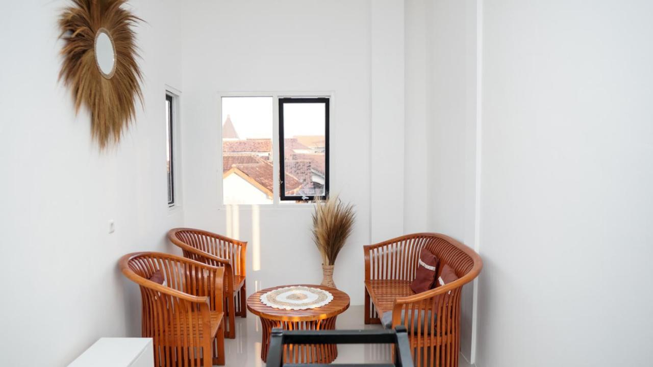 Wangi Homestay Banyuwangi  Luaran gambar