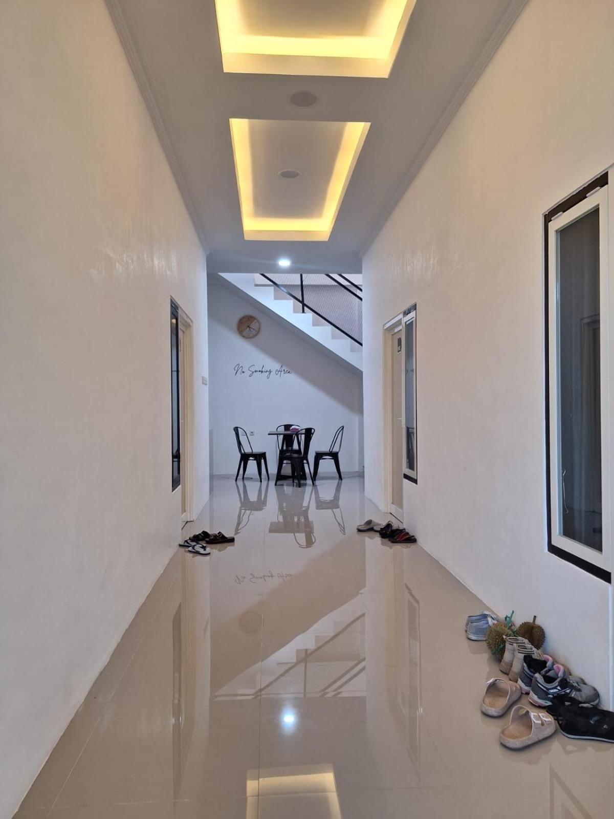 Wangi Homestay Banyuwangi  Luaran gambar